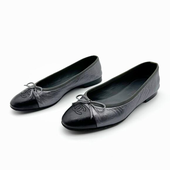 CHANEL Ballet Flat Size 38.5 CC Logo Leather Round Toe Black Silver Metallic - Picture 1 of 12